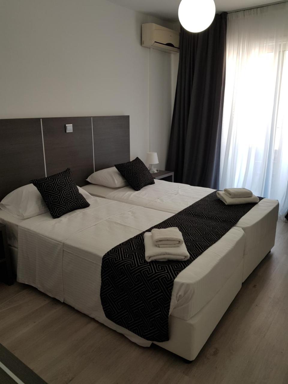 Les Palmiers Petrou Apartments ลาร์นาคา ภายนอก รูปภาพ