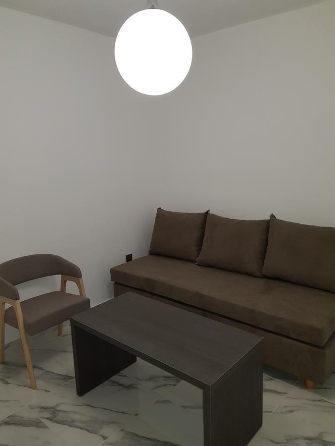 Les Palmiers Petrou Apartments ลาร์นาคา ภายนอก รูปภาพ